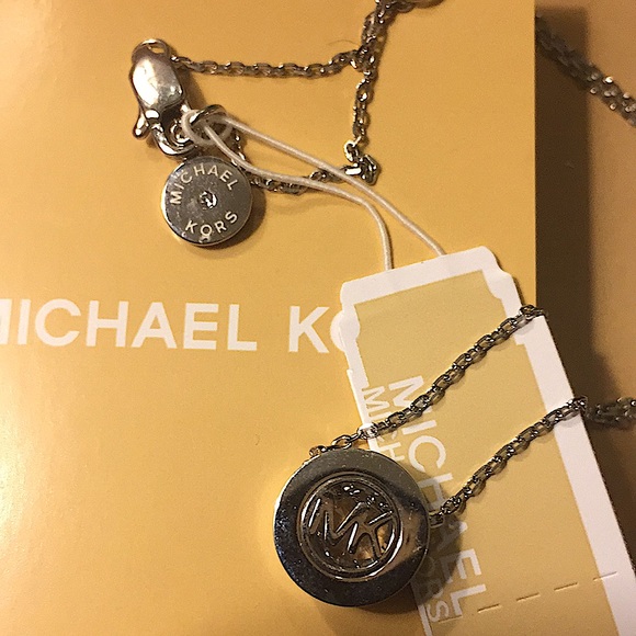 MICHAEL KORS BRILLIANCE LOGO PENDANT NECKLACE NWT - Picture 5 of 10